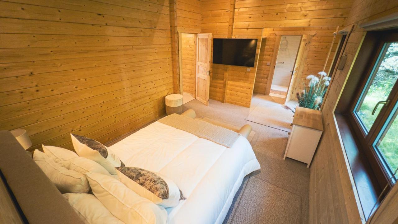 Sundance Lodge, Fantastic New Cabin With Hot Tub - Sleeps 6 - Largest In Felmoor Park Morpeth Ngoại thất bức ảnh