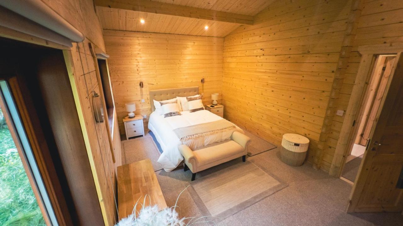 Sundance Lodge, Fantastic New Cabin With Hot Tub - Sleeps 6 - Largest In Felmoor Park Morpeth Ngoại thất bức ảnh