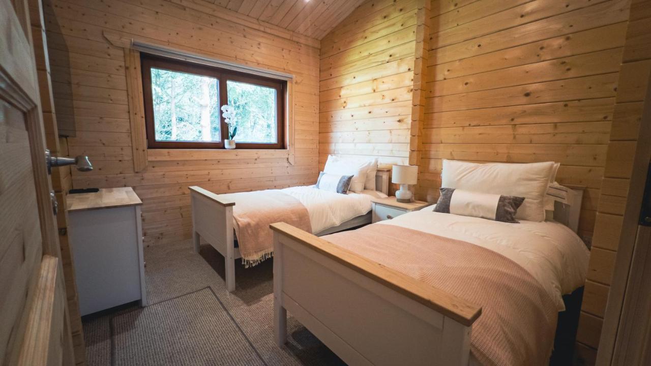 Sundance Lodge, Fantastic New Cabin With Hot Tub - Sleeps 6 - Largest In Felmoor Park Morpeth Ngoại thất bức ảnh