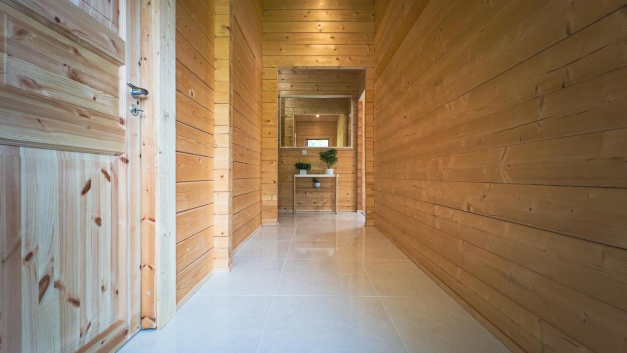 Sundance Lodge, Fantastic New Cabin With Hot Tub - Sleeps 6 - Largest In Felmoor Park Morpeth Ngoại thất bức ảnh
