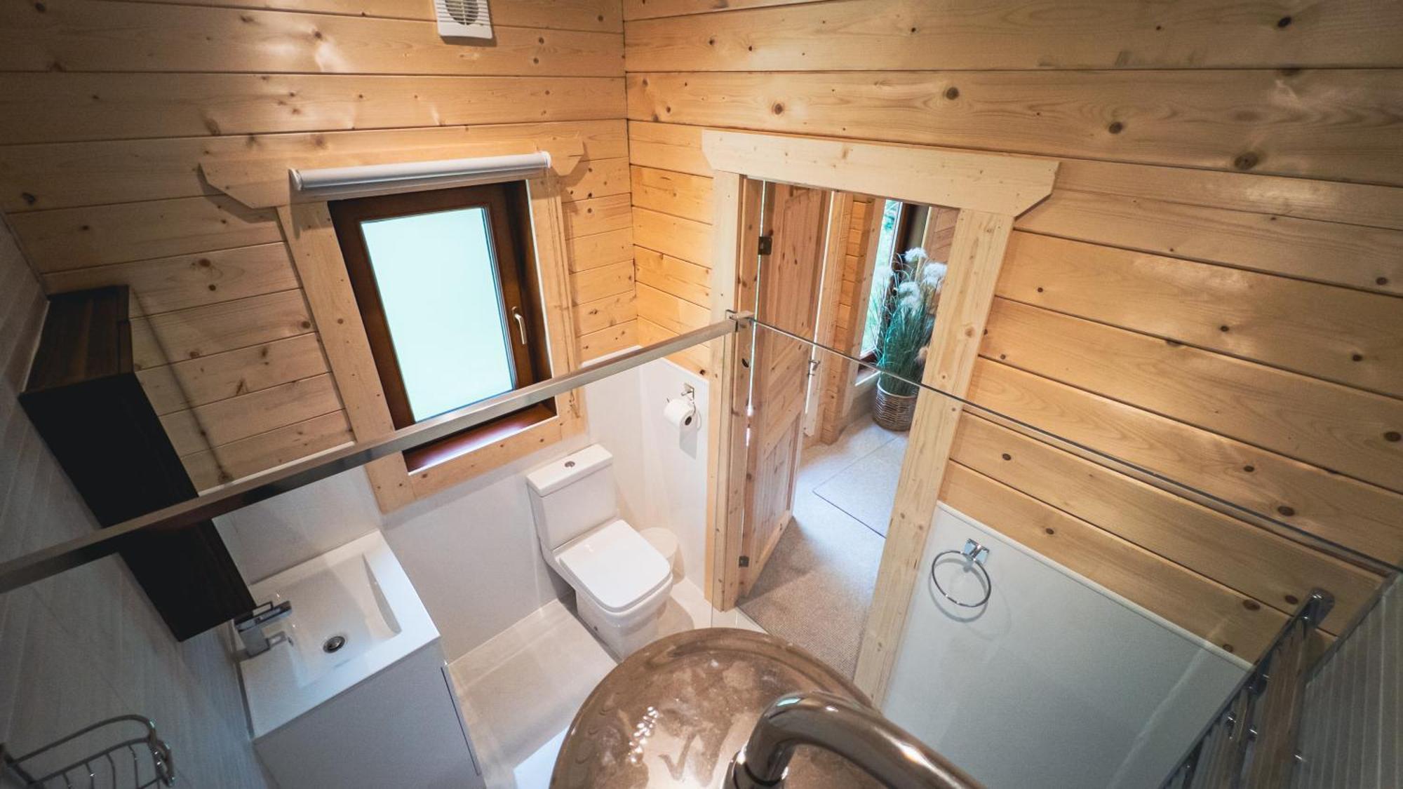 Sundance Lodge, Fantastic New Cabin With Hot Tub - Sleeps 6 - Largest In Felmoor Park Morpeth Phòng bức ảnh