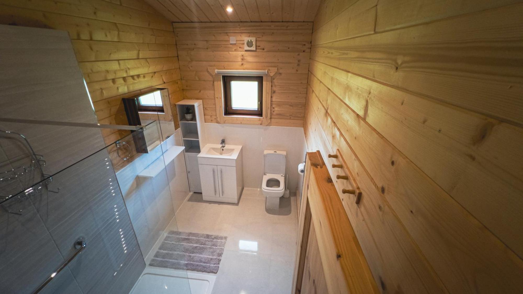 Sundance Lodge, Fantastic New Cabin With Hot Tub - Sleeps 6 - Largest In Felmoor Park Morpeth Phòng bức ảnh